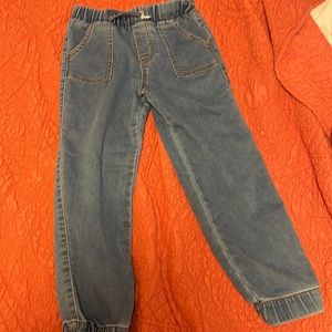 Kids loose jeans. With tapered bottoms. Size 6/6x